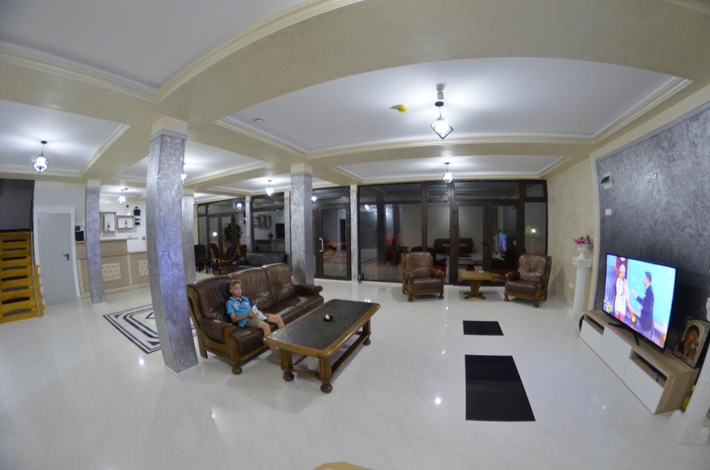 Razvan Holiday Costinesti Bagian luar foto