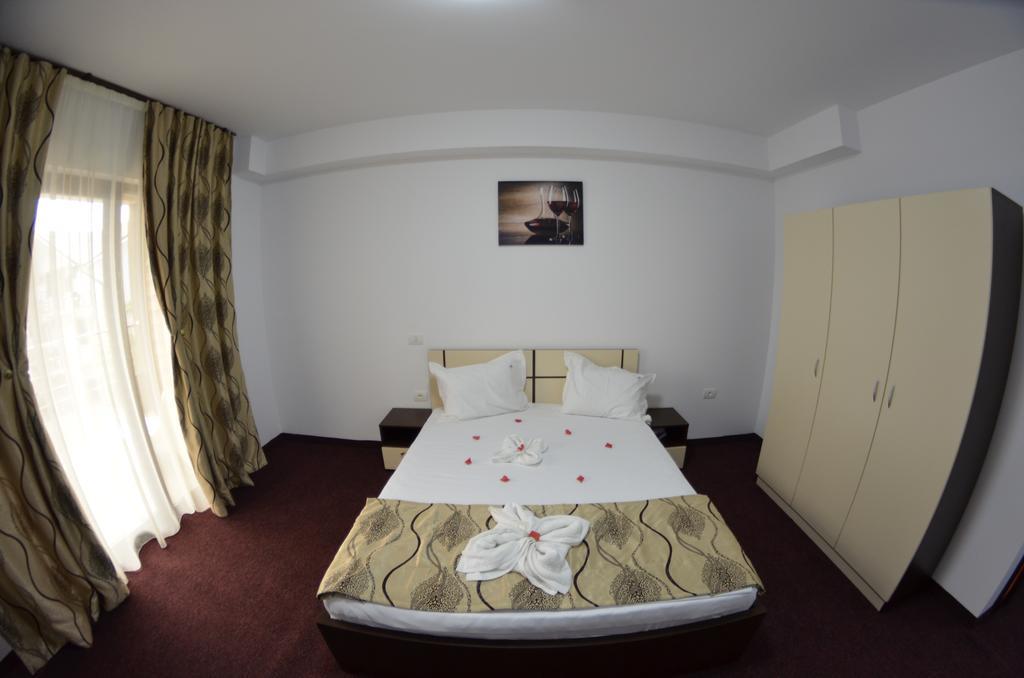Razvan Holiday Costinesti Bagian luar foto