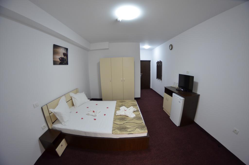 Razvan Holiday Costinesti Bagian luar foto