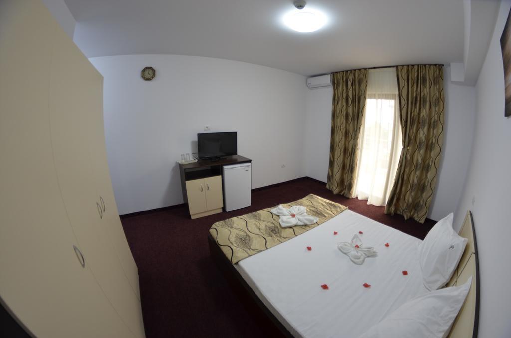 Razvan Holiday Costinesti Bagian luar foto